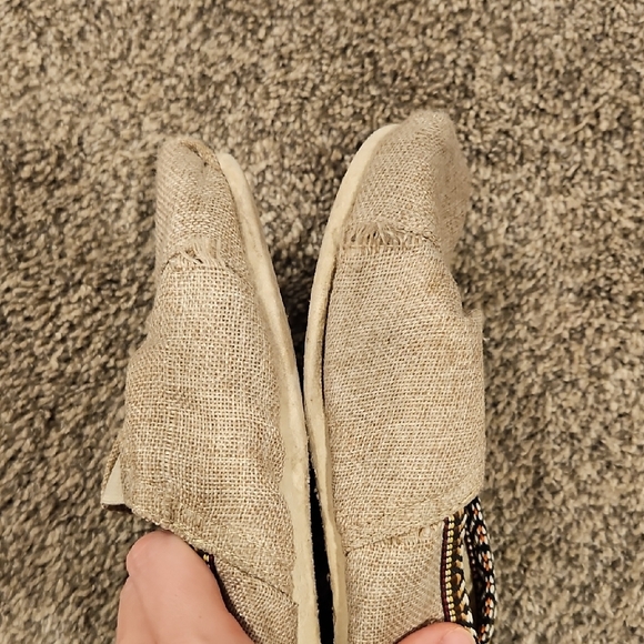 2 Pairs Of Toms Shoes - Picture 2 of 6